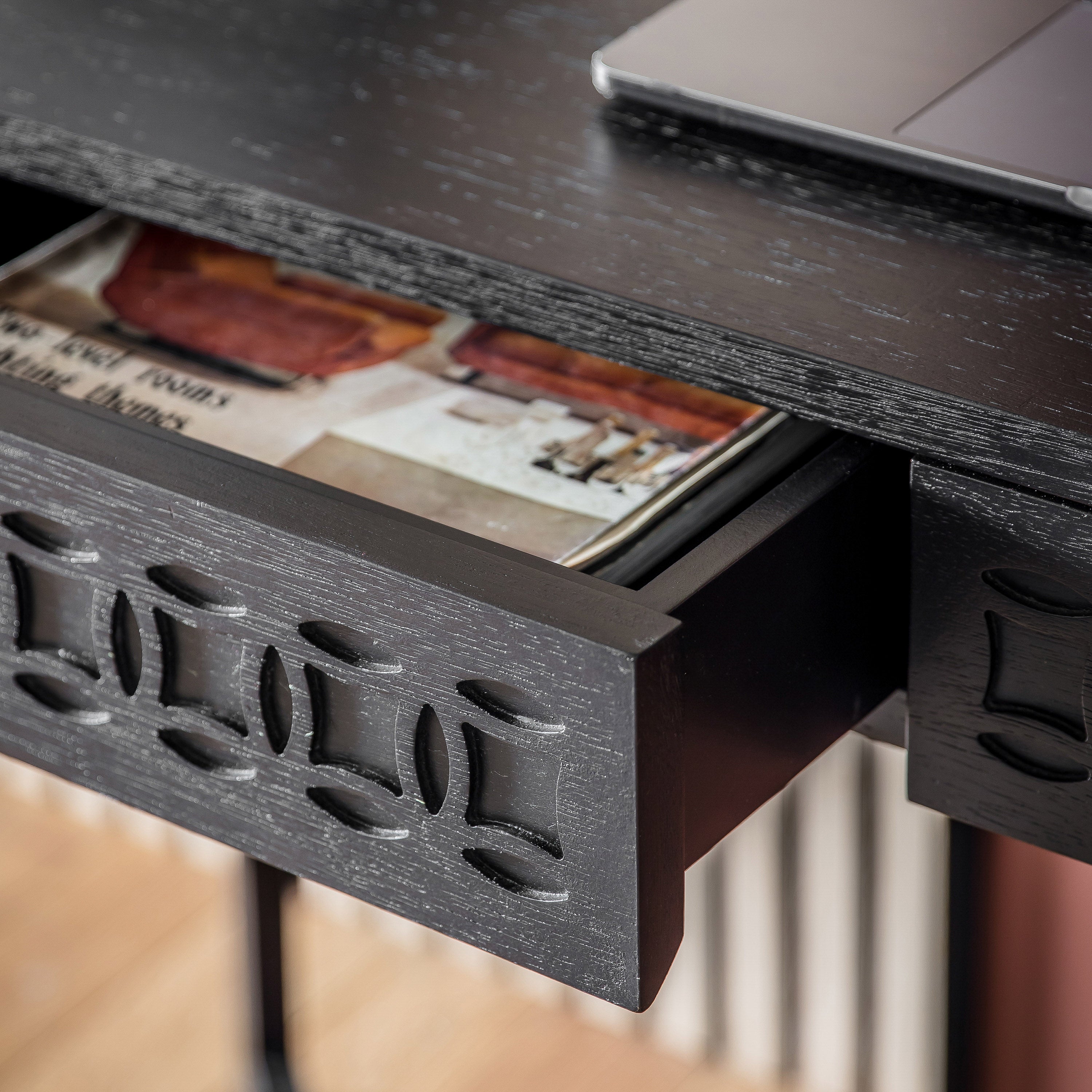 Fujiko Boutique 2 Drawer Desk