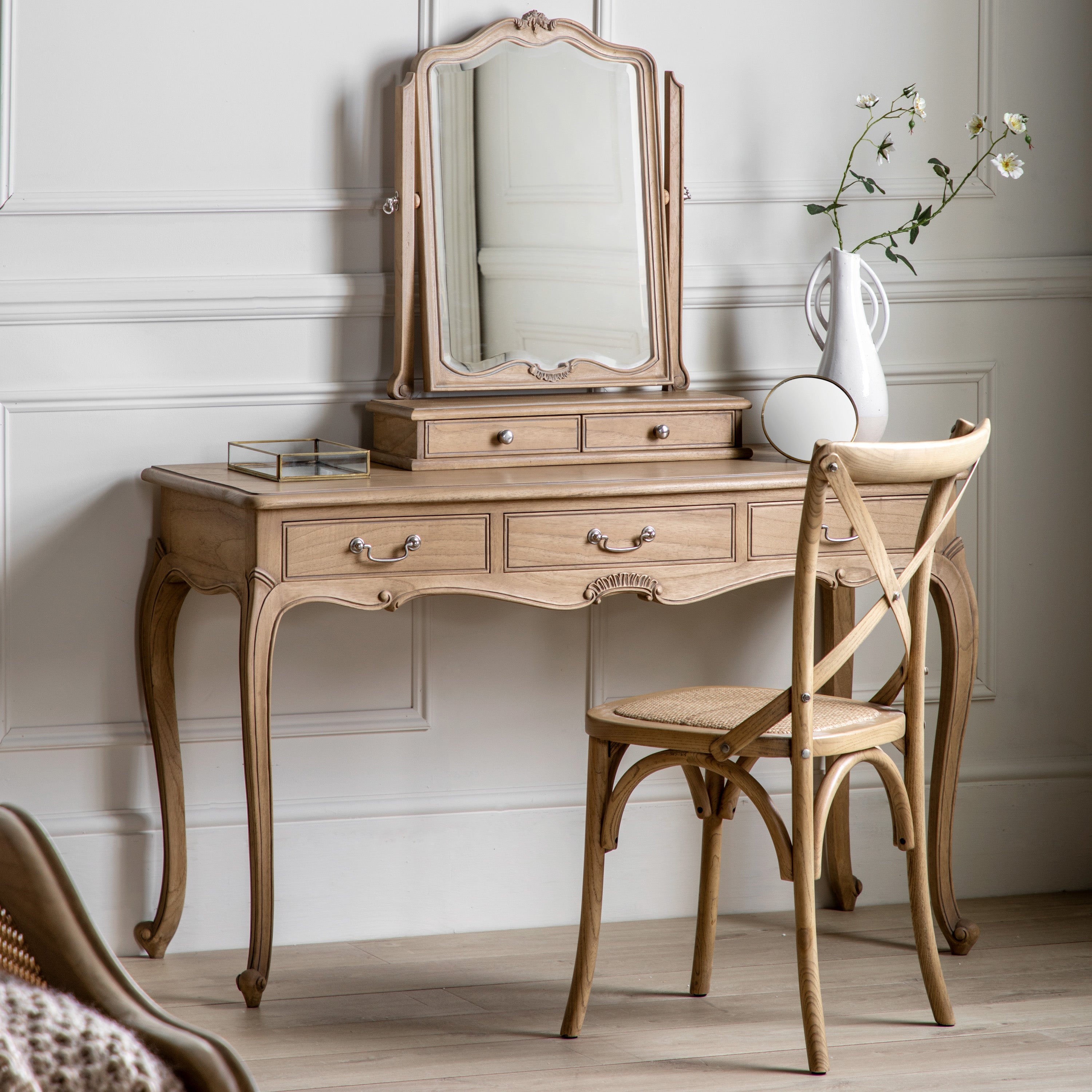 Trim Dressing Table Weathered