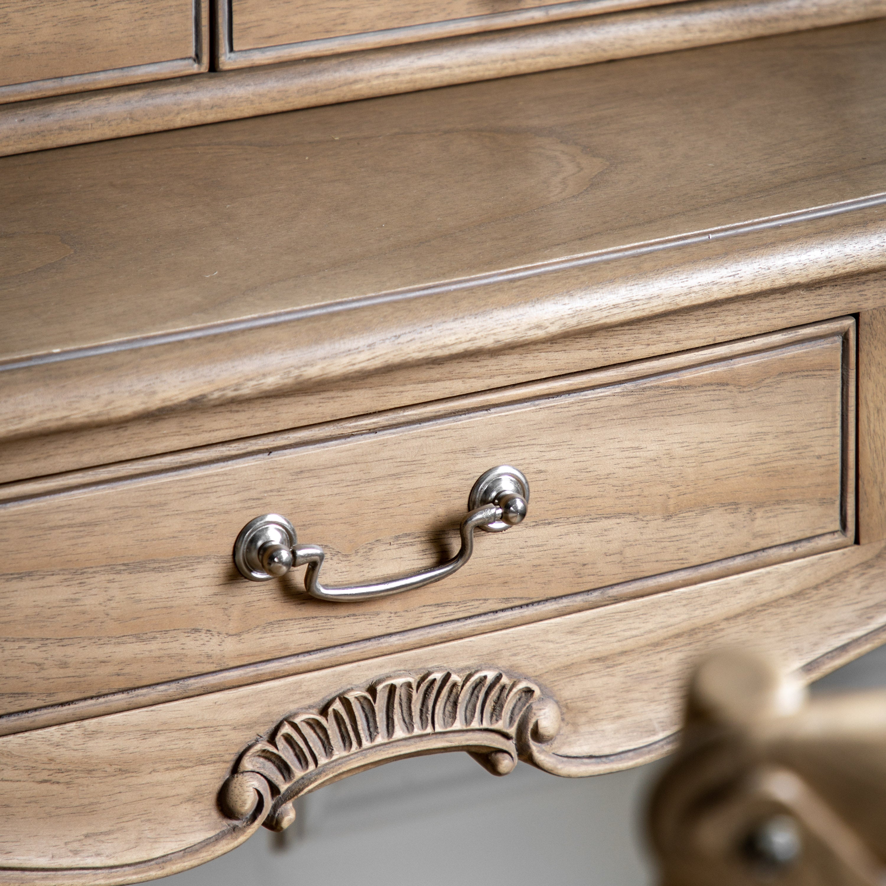 Trim Dressing Table Weathered