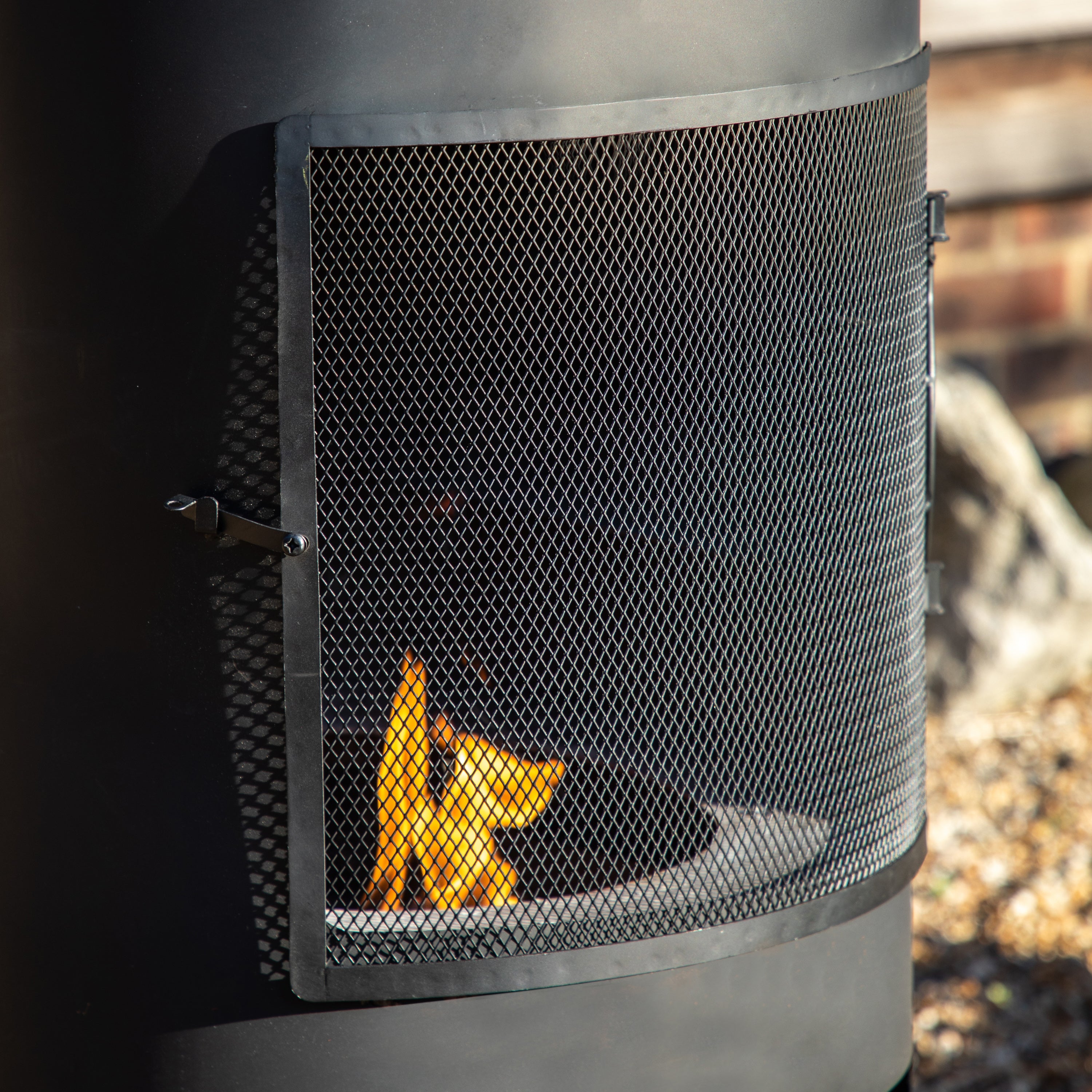 Black Chiminea with Pizza Shelf