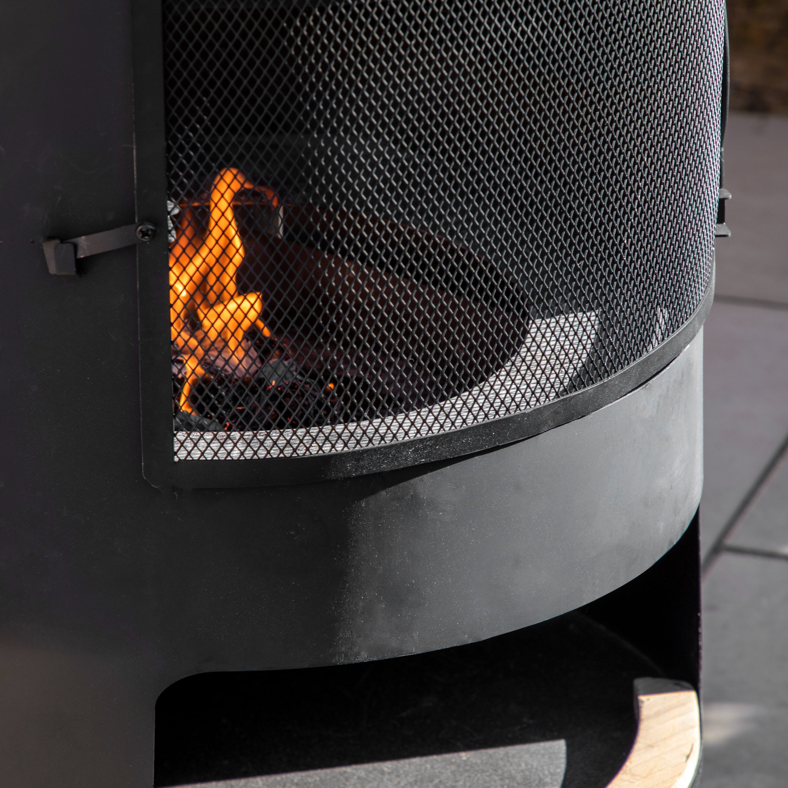 Black Chiminea with Pizza Shelf