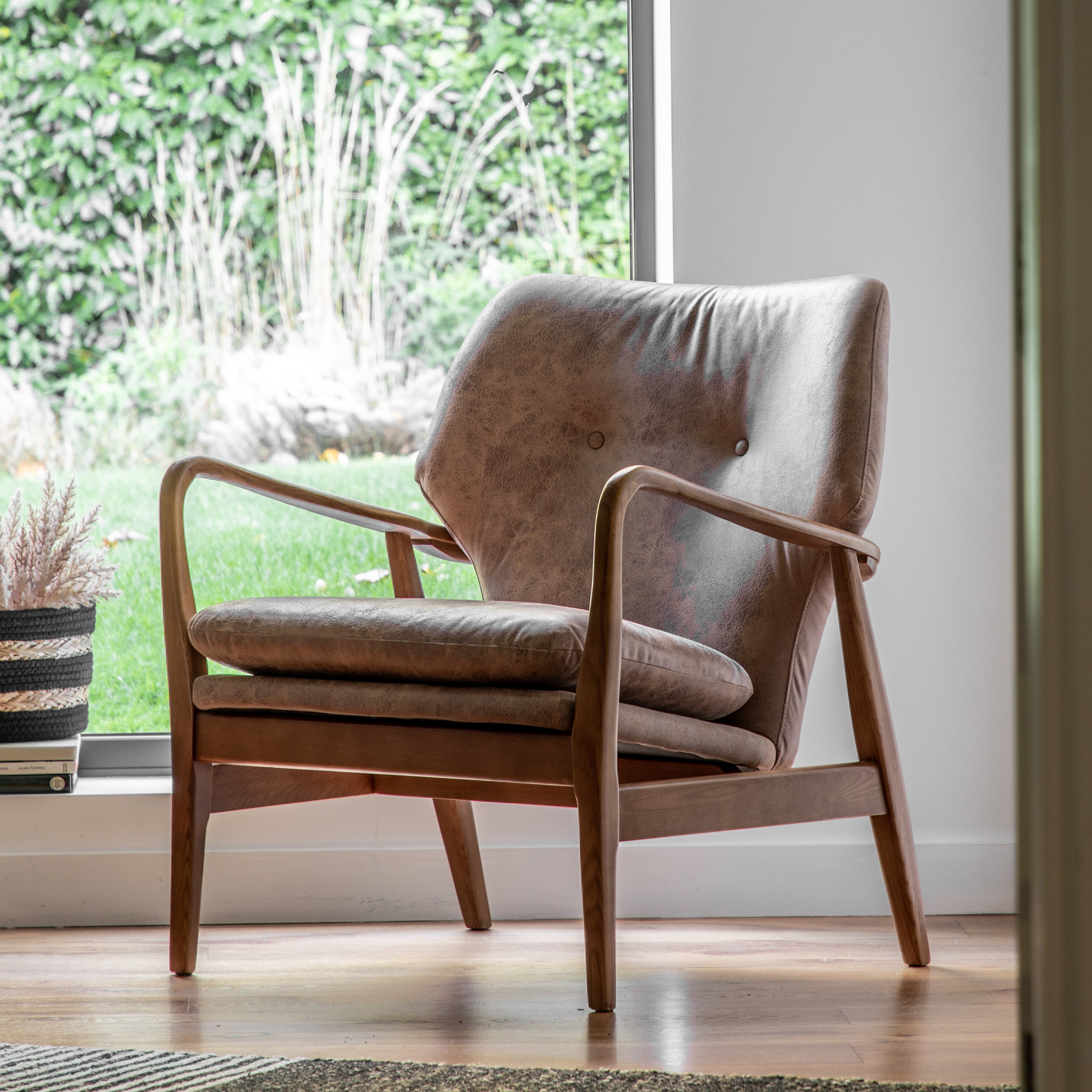 Jensen Armchair Brown Leather - 730x740x850mm