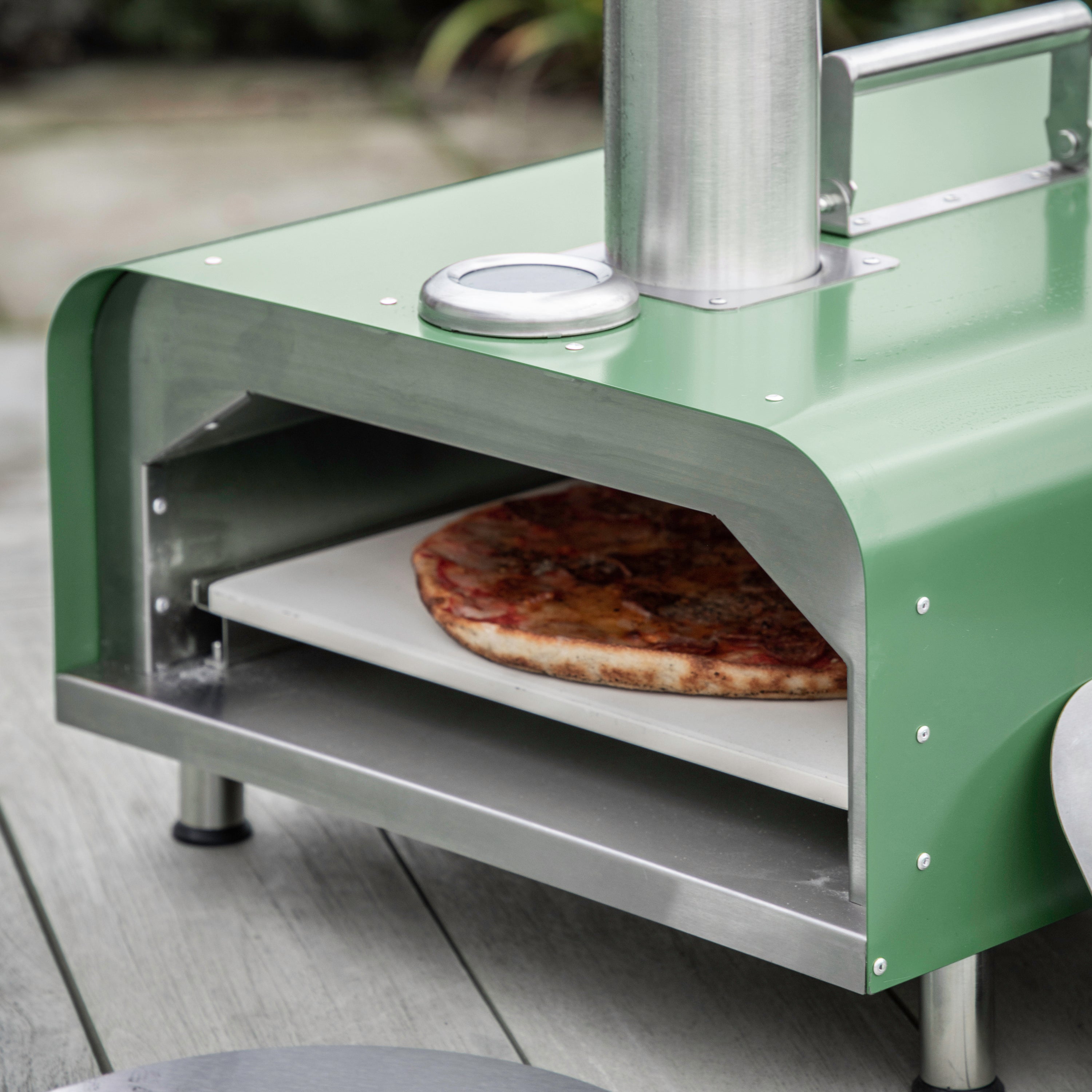 Green Pellet Pizza Oven